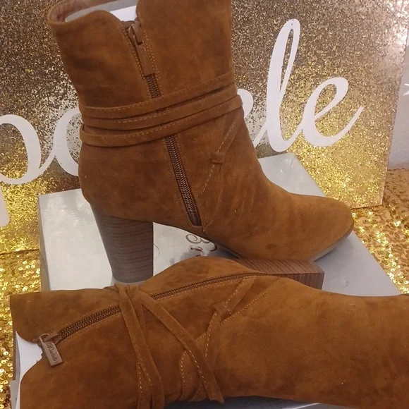 Faux Suede boots - Picture 3 of 4